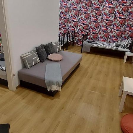 London Fog Apartment In The Party District Budapest Luaran gambar