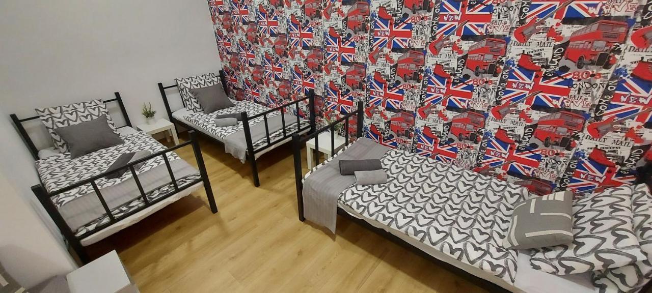 London Fog Apartment In The Party District Budapest Luaran gambar