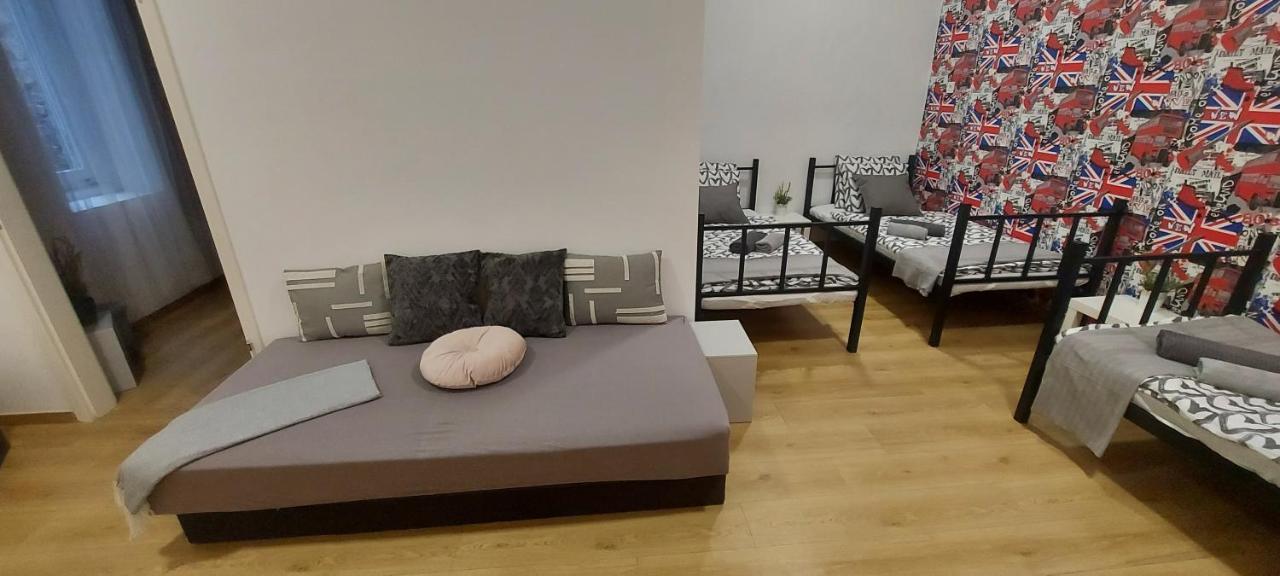 London Fog Apartment In The Party District Budapest Luaran gambar